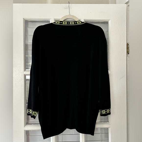 Finity Women's 2X Black Lime Green Hidden Buttons Smooth Cardigan - Picture 2 of 7